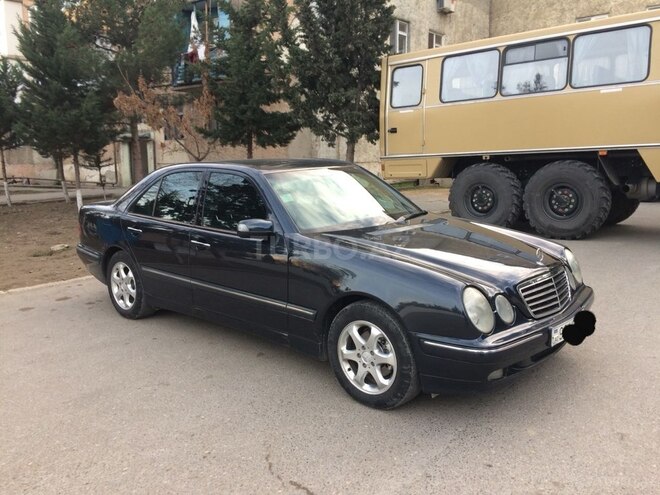 Mercedes E 240 2000, 274,000 km - 2.6 л - Sumqayıt