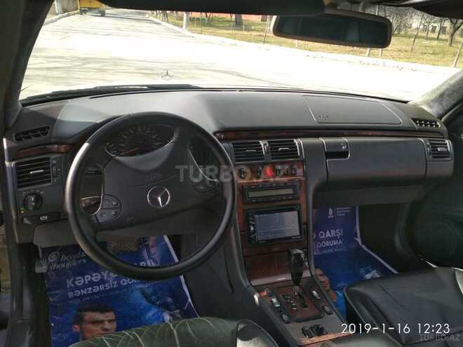 Mercedes E 320 2000, 260,000 km - 3.2 l - Qax