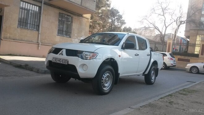 Mitsubishi L200 2006, 223,000 km - 2.5 l - Bakı