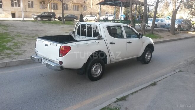 Mitsubishi L200 2006, 223,000 km - 2.5 l - Bakı
