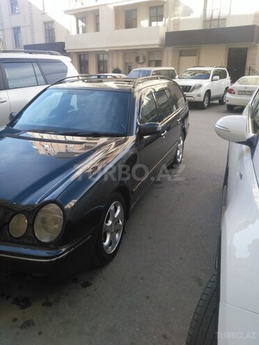 Mercedes E 240 2000, 356,120 km - 2.6 л - Bakı