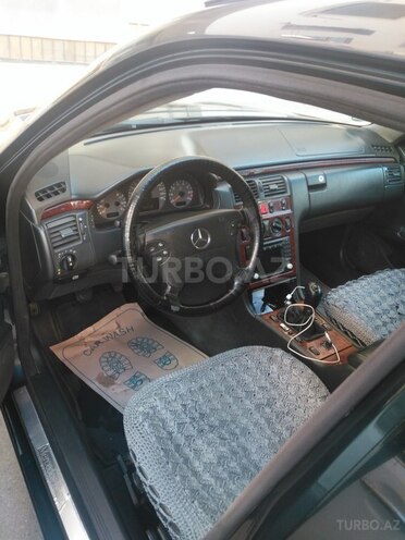 Mercedes E 240 2000, 356,120 km - 2.6 л - Bakı