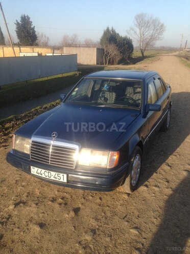 Mercedes E 200 1989, 300,000 km - 2.0 l - Masallı