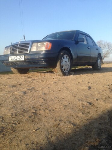 Mercedes E 200 1989, 300,000 km - 2.0 l - Masallı
