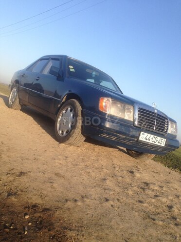 Mercedes E 200 1989, 300,000 km - 2.0 l - Masallı