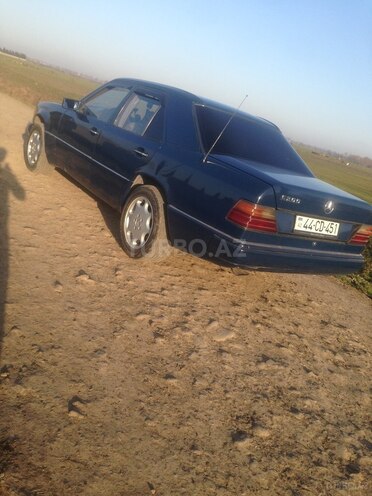 Mercedes E 200 1989, 300,000 km - 2.0 l - Masallı