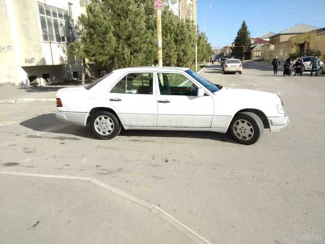 Mercedes E 200 1993, 350,000 km - 2.0 l - Bakı