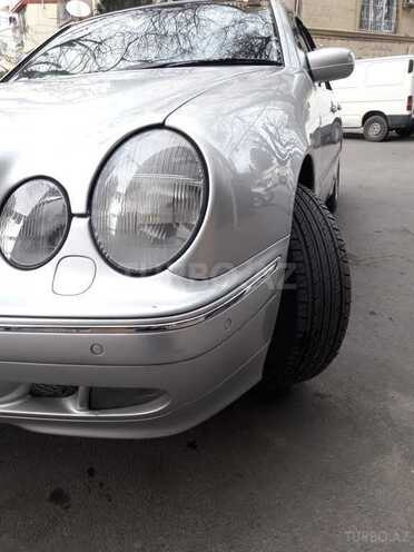 Mercedes E 280 2001, 224,300 km - 2.8 l - Bakı