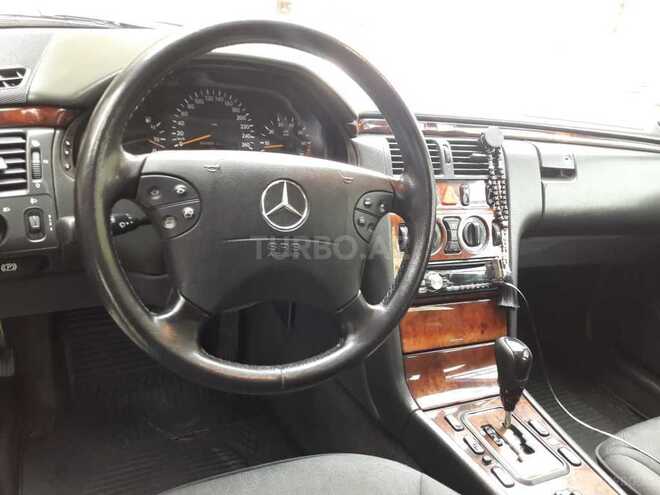 Mercedes E 280 2001, 224,300 km - 2.8 l - Bakı