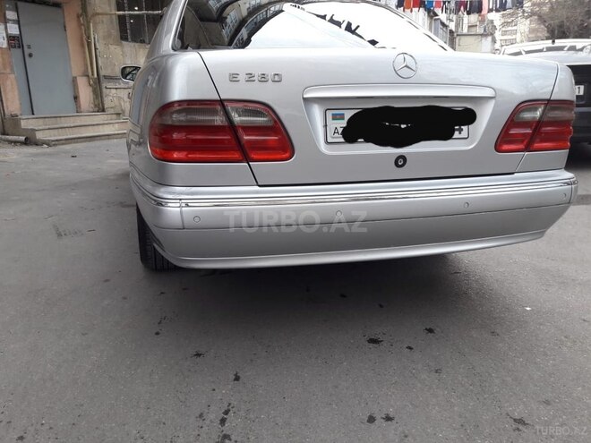 Mercedes E 280 2001, 224,300 km - 2.8 l - Bakı