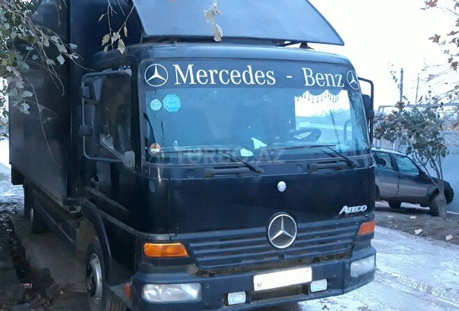 Mercedes Atego 815 1999, 450,000 km - 0.5 л - Salyan