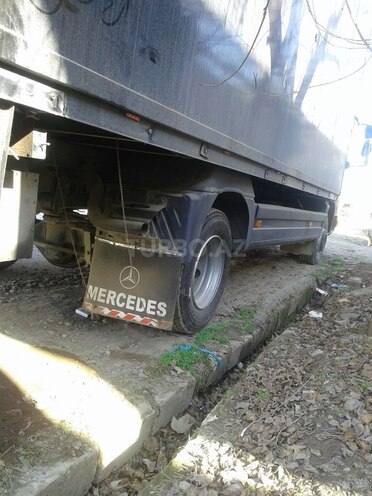 Mercedes Atego 815 1999, 450,000 km - 0.5 л - Salyan