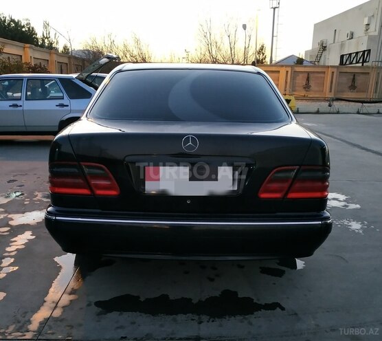 Mercedes E 220 1999, 350,000 km - 2.2 l - Bakı