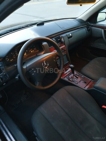 Mercedes E 220 1999, 350,000 km - 2.2 l - Bakı