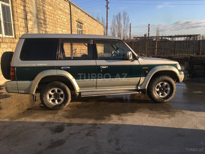 Mitsubishi Pajero 1992, 285,000 km - 2.8 л - Bakı