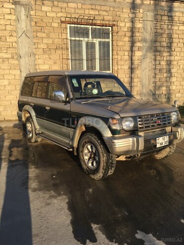 Mitsubishi Pajero 1992, 285,000 km - 2.8 л - Bakı