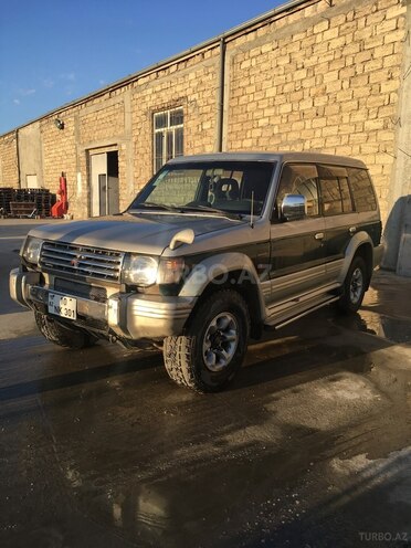Mitsubishi Pajero 1992, 285,000 km - 2.8 л - Bakı