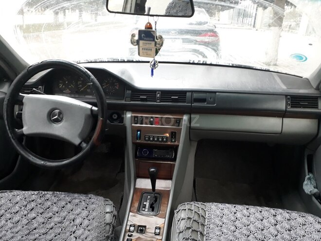 Mercedes E 230 1991, 345,000 km - 2.3 l - Sumqayıt