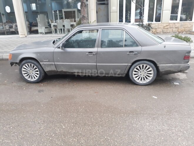 Mercedes E 230 1991, 345,000 km - 2.3 l - Sumqayıt