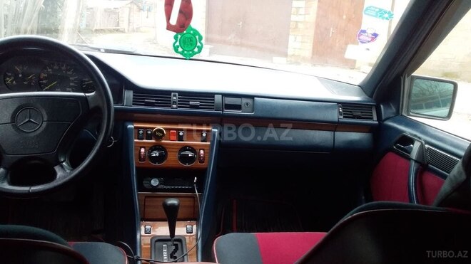 Mercedes E 250 1989, 518,579 km - 2.5 л - Beyləqan