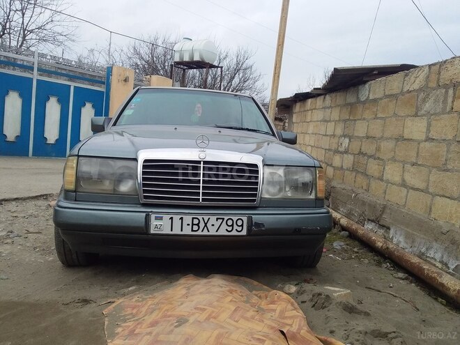 Mercedes E 250 1989, 518,579 km - 2.5 л - Beyləqan
