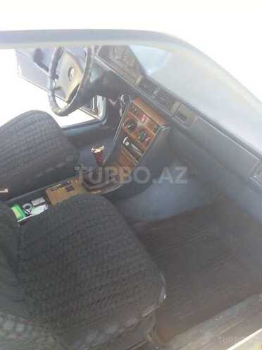 Mercedes E 260 1988, 300,000 km - 2.6 л - Bakı