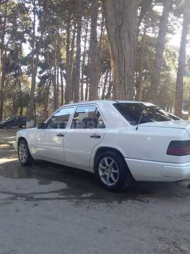 Mercedes E 260 1988, 300,000 km - 2.6 л - Bakı