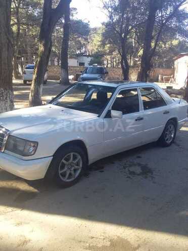Mercedes E 260 1988, 300,000 km - 2.6 л - Bakı