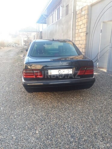Mercedes E 240 1997, 200,000 km - 2.4 l - Şəmkir