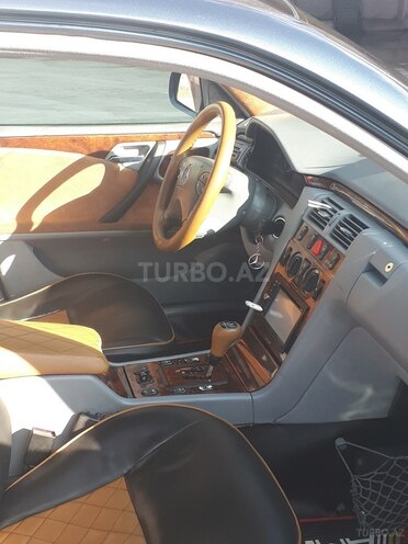 Mercedes E 220 2000, 377,000 km - 2.2 l - Gəncə