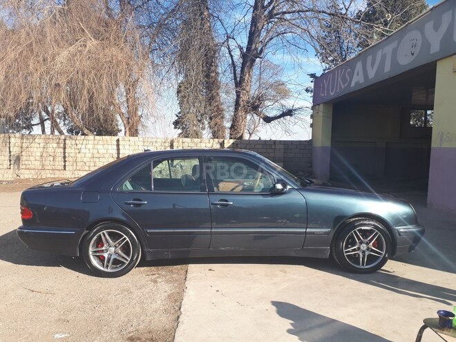 Mercedes E 220 2000, 377,000 km - 2.2 l - Gəncə