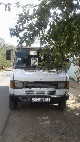 Mercedes 208 D 1991, 215,000 km - 4.5 l - Biləsuvar