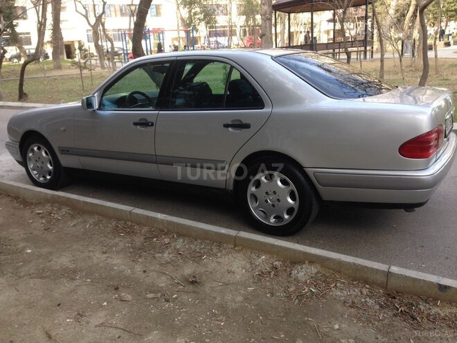 Mercedes E 200 1996, 272,000 km - 2.0 l - Bakı