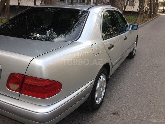 Mercedes E 200 1996, 272,000 km - 2.0 l - Bakı