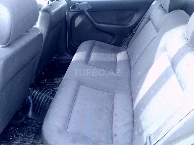 Volkswagen Passat 2005, 180,000 km - 1.8 l - Xırdalan