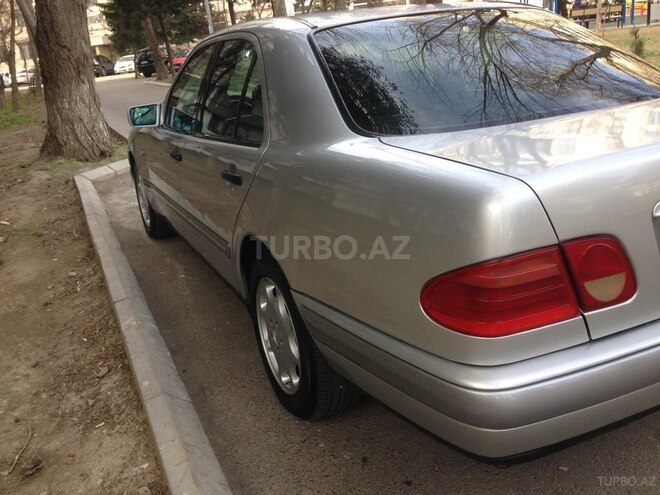 Mercedes E 200 1996, 272,000 km - 2.0 l - Bakı