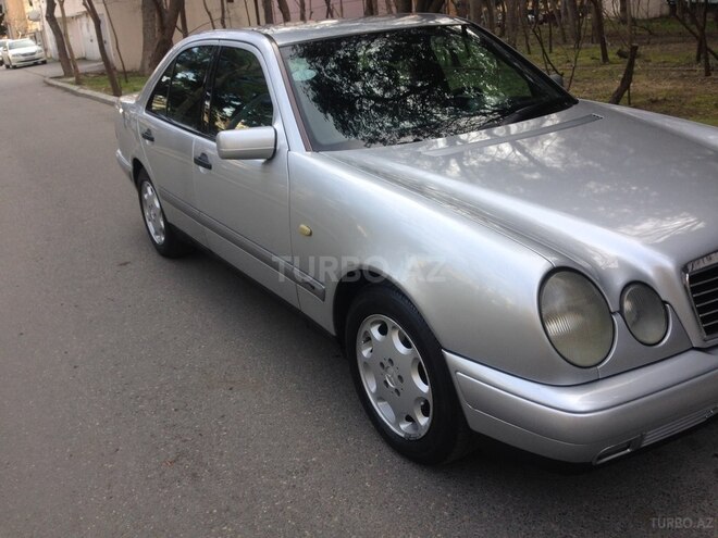Mercedes E 200 1996, 272,000 km - 2.0 l - Bakı