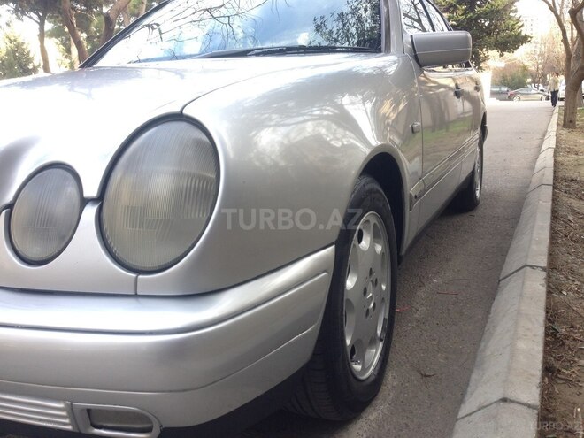 Mercedes E 200 1996, 272,000 km - 2.0 l - Bakı
