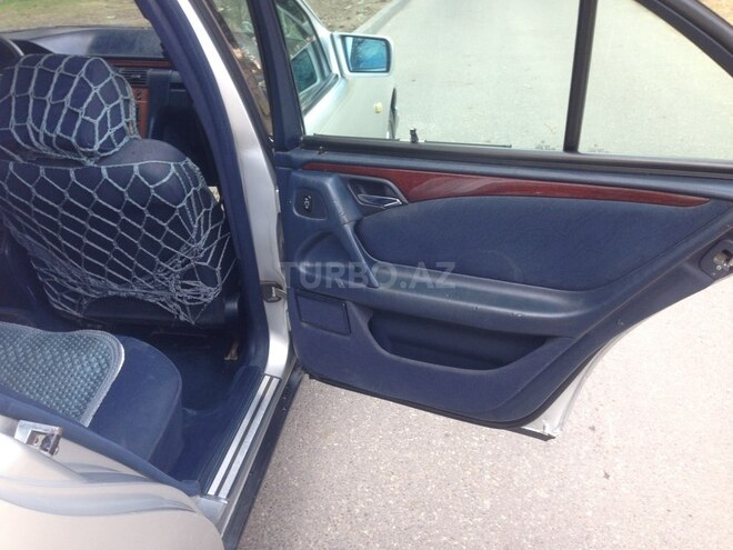 Mercedes E 200 1996, 272,000 km - 2.0 l - Bakı