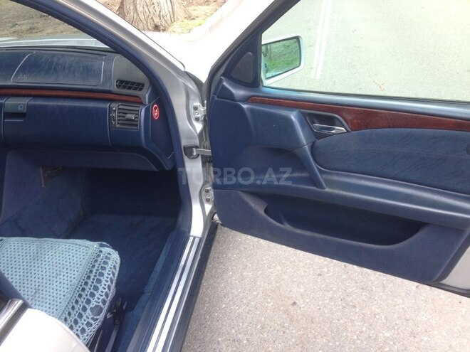 Mercedes E 200 1996, 272,000 km - 2.0 l - Bakı