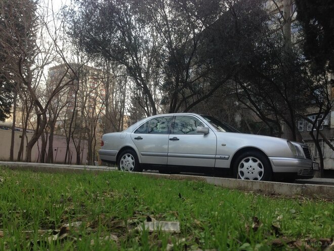 Mercedes E 200 1996, 272,000 km - 2.0 l - Bakı