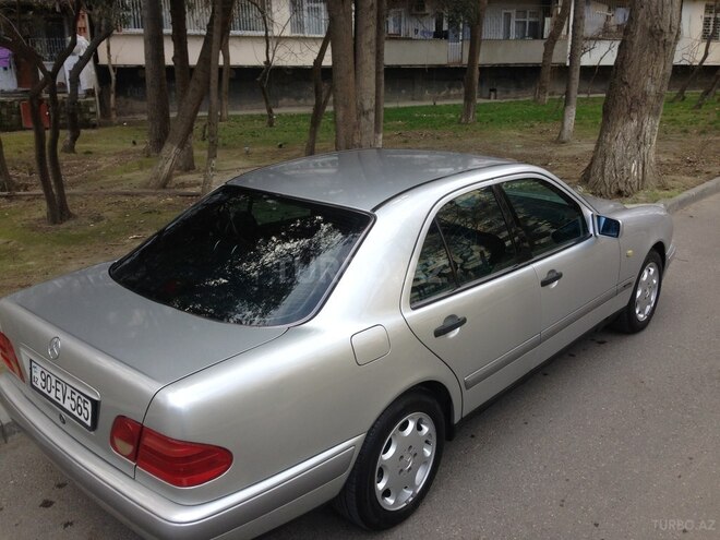 Mercedes E 200 1996, 272,000 km - 2.0 l - Bakı