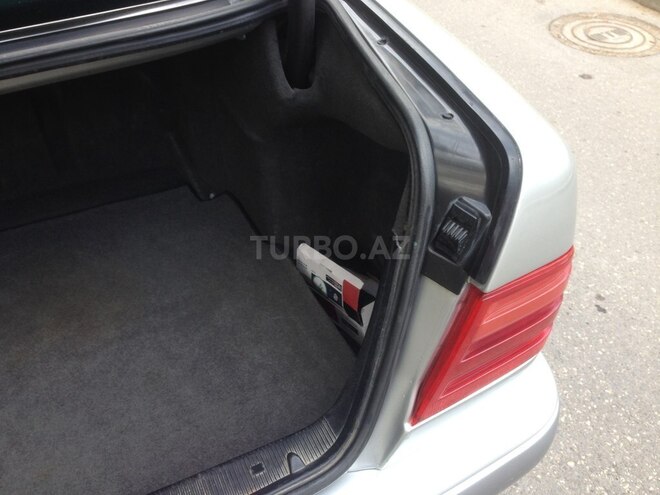 Mercedes E 200 1996, 272,000 km - 2.0 l - Bakı