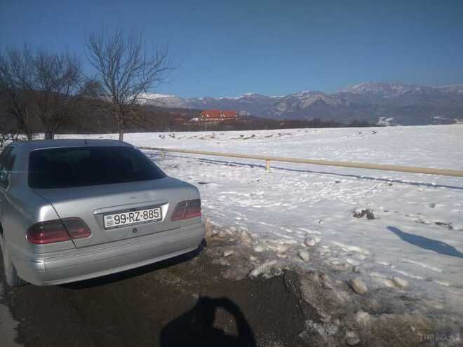 Mercedes E 220 1999, 543,192 km - 2.2 l - Bakı
