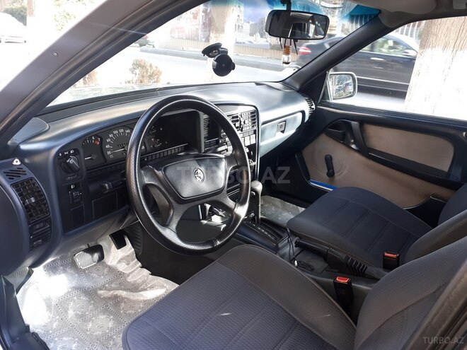 Opel Omega 1987, 297,000 km - 2.0 л - Bakı