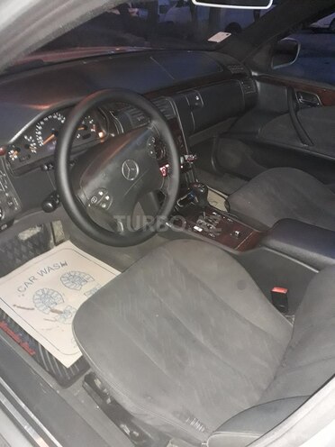 Mercedes E 220 1999, 337,500 km - 2.2 l - Bakı