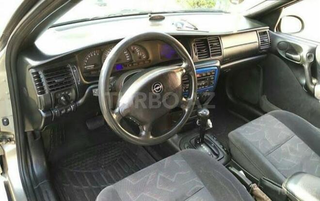 Opel Vectra 1996, 299,000 km - 2.0 л - Bakı