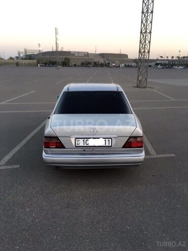 Mercedes E 200 1995, 423,006 km - 2.0 l - Bakı