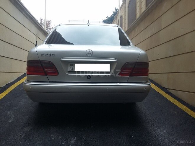 Mercedes E 230 1995, 218,500 km - 2.3 л - Bakı