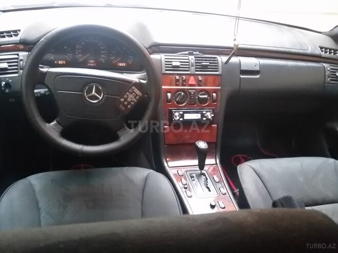 Mercedes E 230 1995, 218,500 km - 2.3 л - Bakı
